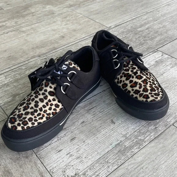 T.U.K Black and Brown O-Ring Sneakers (men size 6/women size 8) - Picture 1 of 5